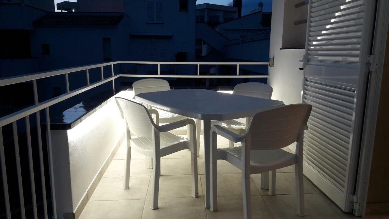 Residencia Platja De Roses Lejlighed Eksteriør billede