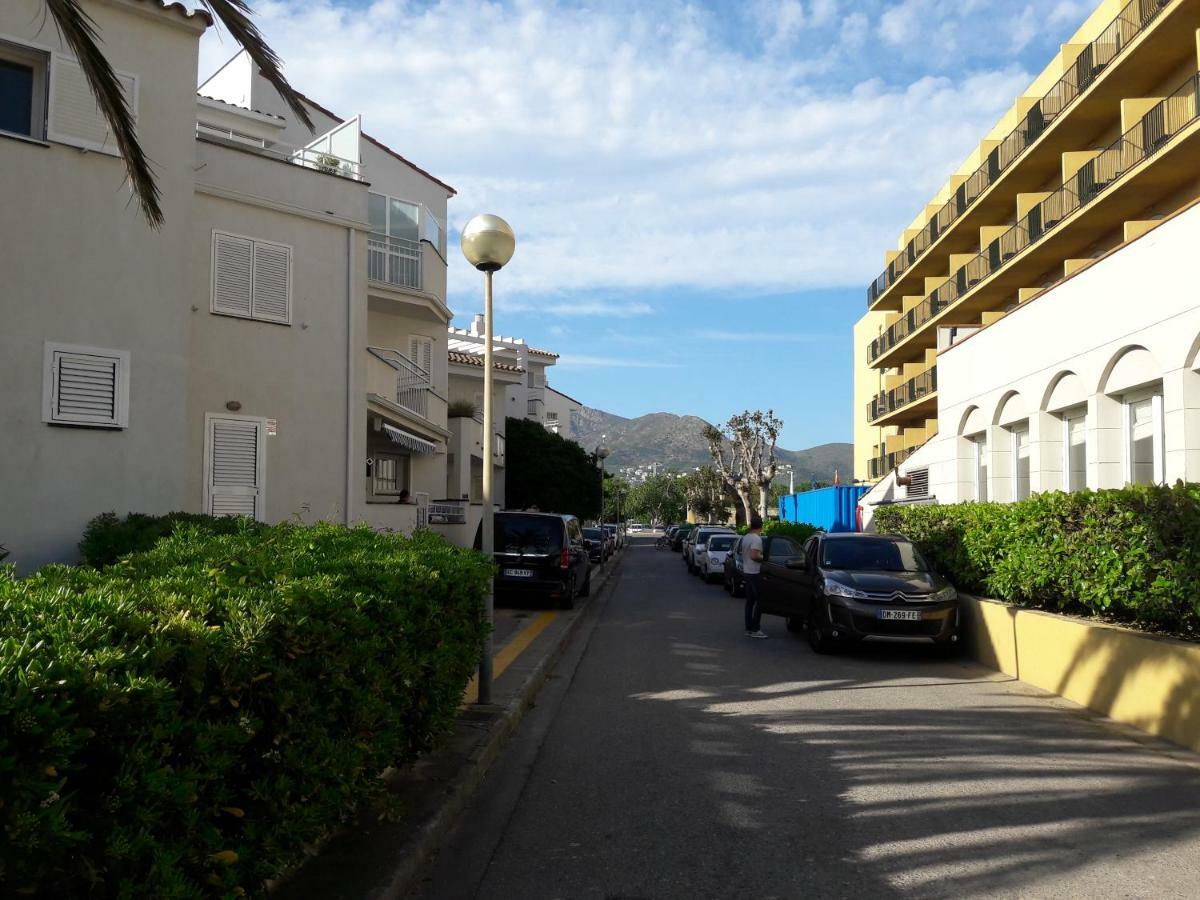 Residencia Platja De Roses Lejlighed Eksteriør billede